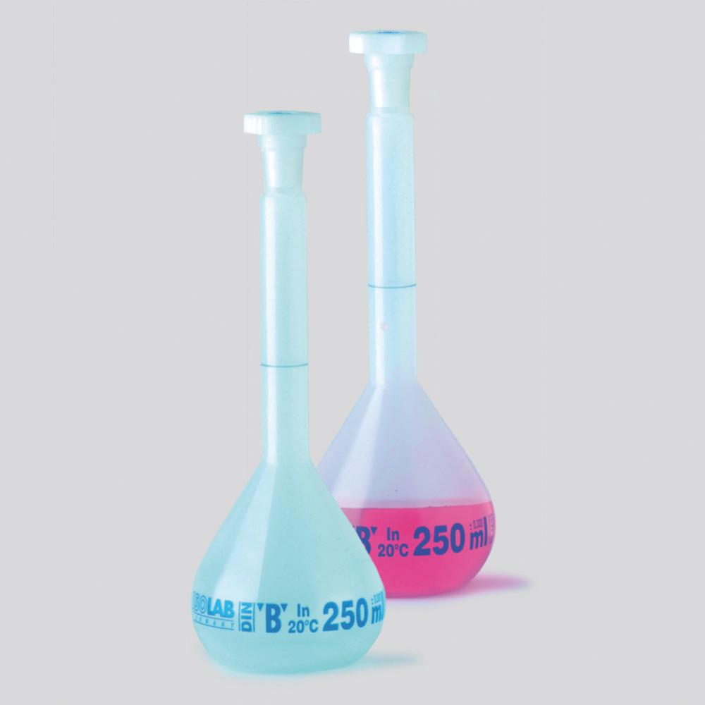 ISOLAB Volumetric Flask 50 mL, Clear PP, CL B, NS 12/21, PE Stopper, Blue Scale