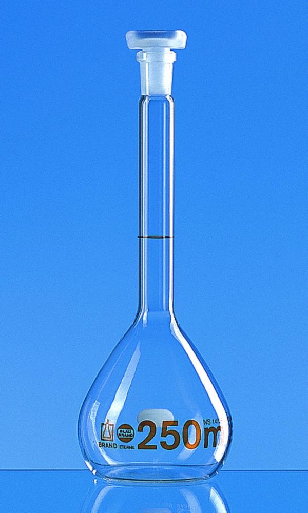 BRAND BLAUBRAND ETERNA Volumetric Flask, Class A, DE-M, 1000 ml, NS 24/29, Boro 3.3, PP Stopper, Individual Certificate

