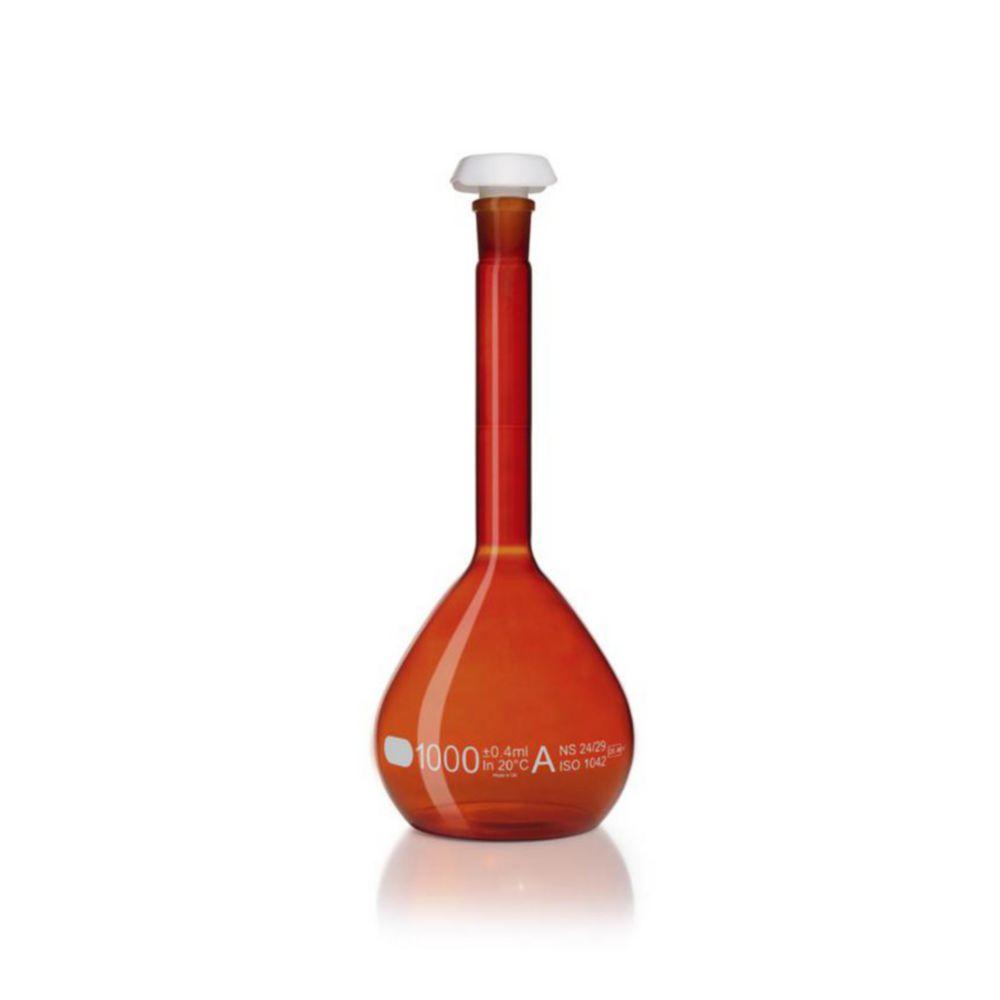 DWK Duran Volumetric Flask 1000 ml, Amber Coloured Class A, White Graduation, Batch Certificate, Polyethylene Stopper, NS 24/29